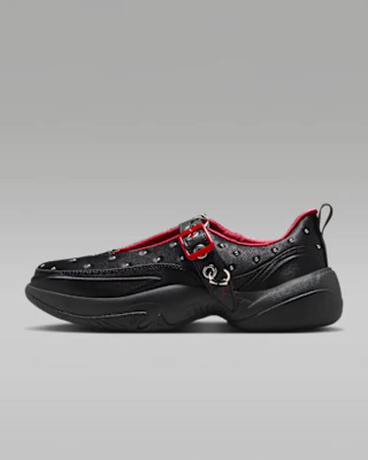 White/Black/Metallic Silver/University Red
