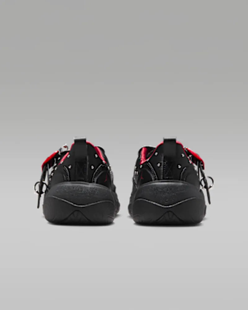 White/Black/Metallic Silver/University Red