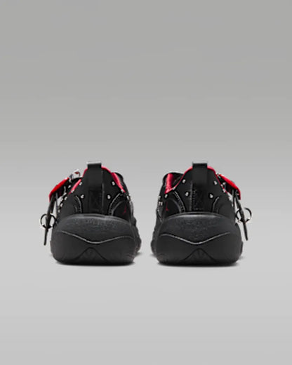 White/Black/Metallic Silver/University Red