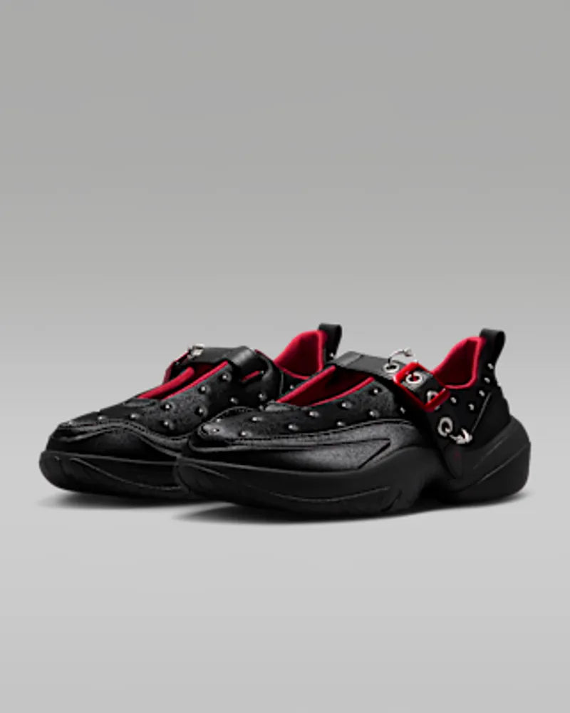 White/Black/Metallic Silver/University Red