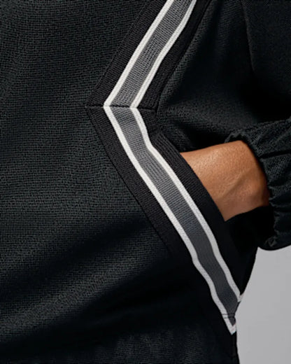 Black/Sail