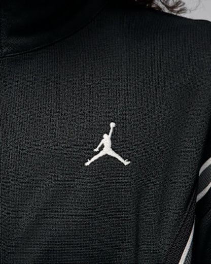 Black/Sail