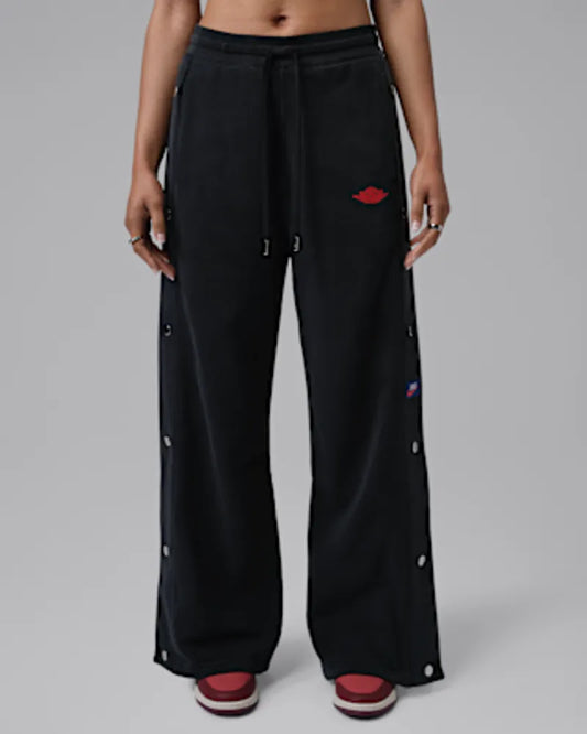 Black/University Red
